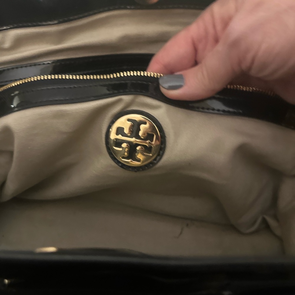 Tory Burch Black and Gold Women's Bag - Picture 9 of 9